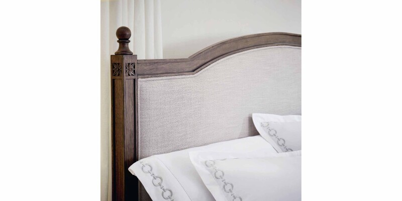 Charlotte Upholstered Bed with Footboard 2611K163