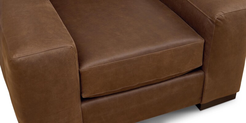 Southpark Leather Chair 261512L72328SUPPORT