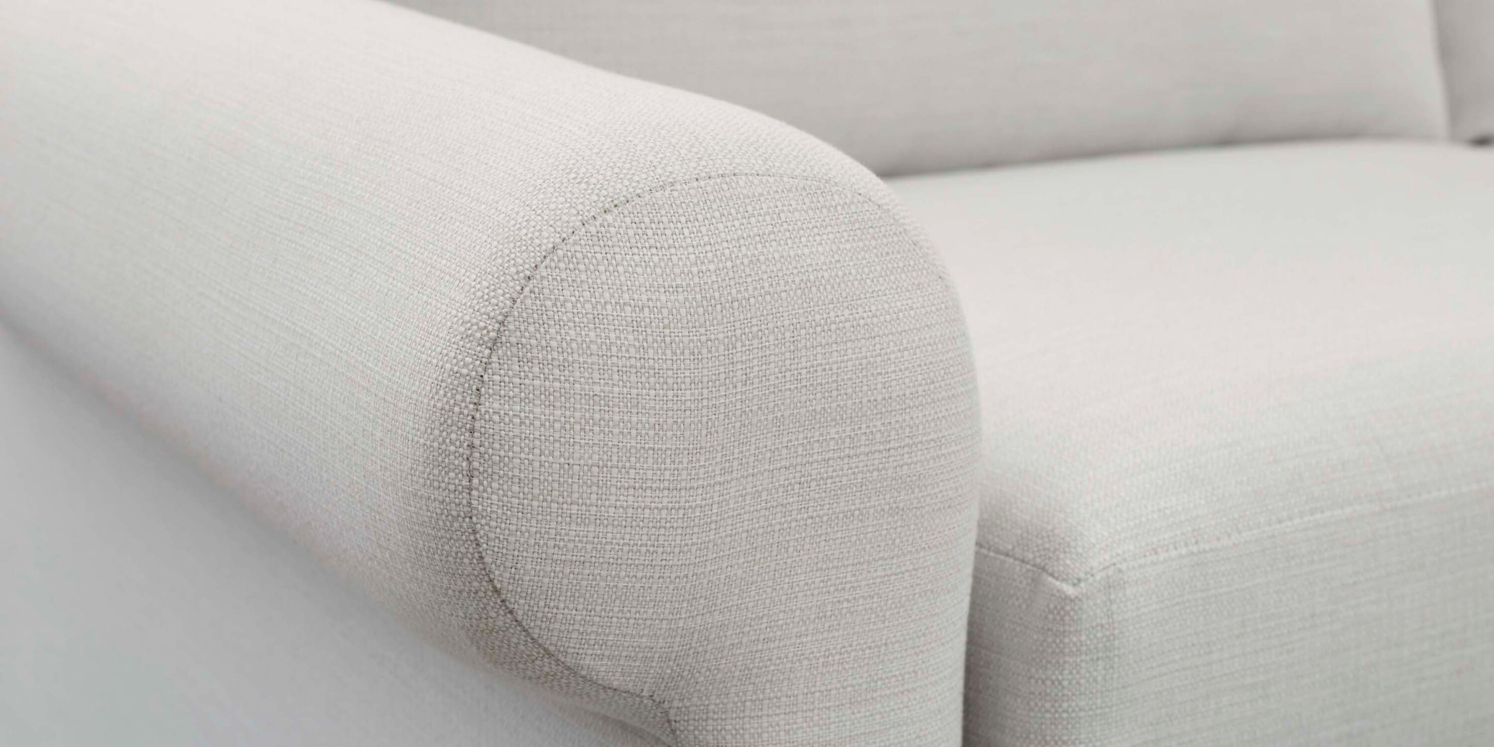 Hanover Roll Arm Sofa 27626QFC0