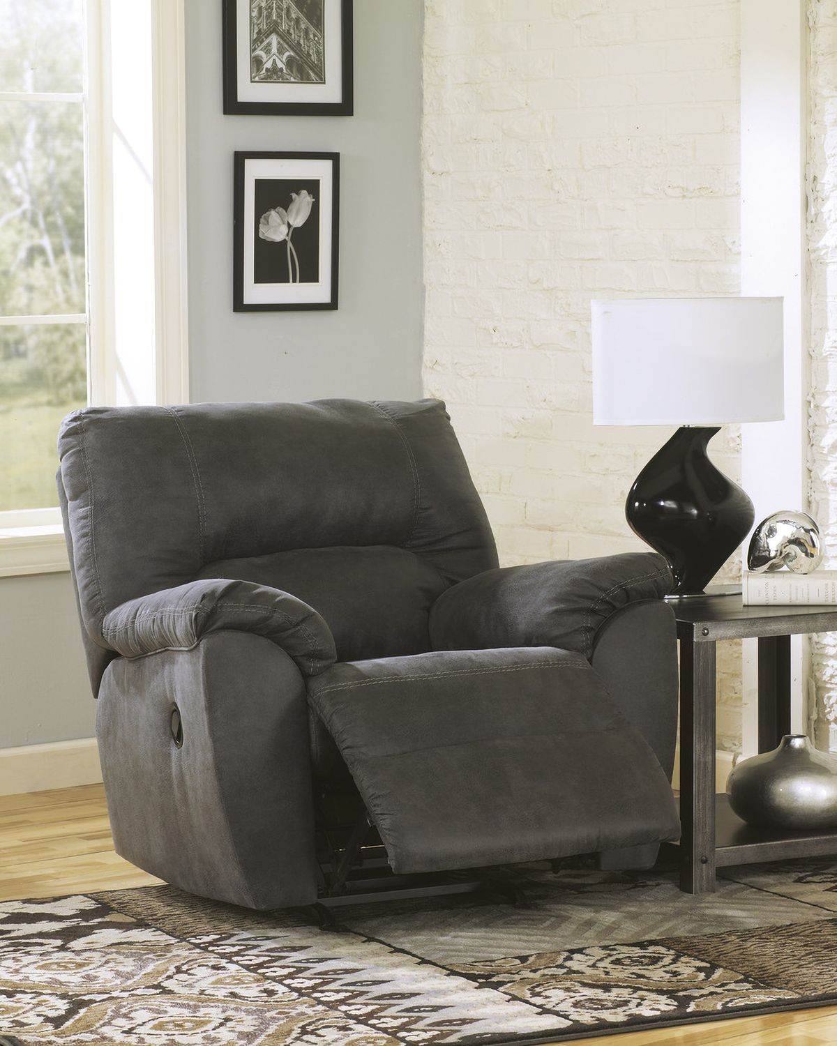 Tambo 2-Piece Sectional with Recliner In Pewter 27801U1