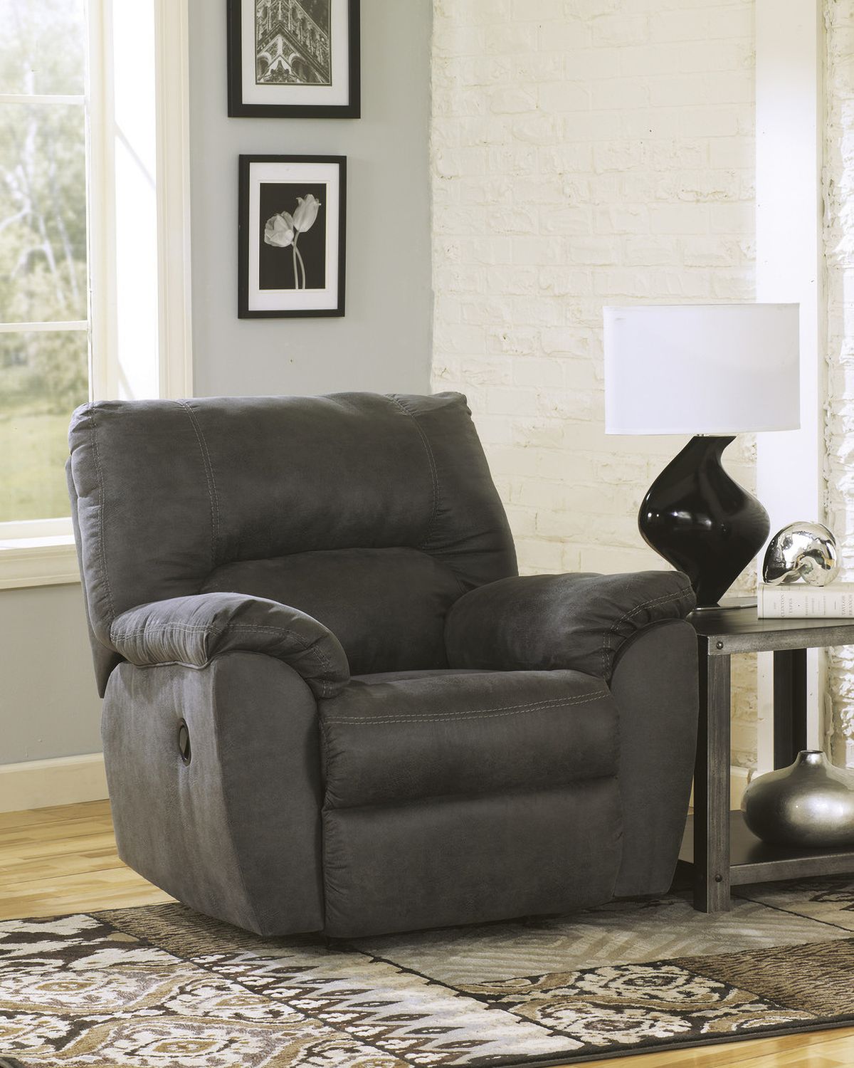 Tambo 2-Piece Sectional with Recliner In Pewter 27801U1