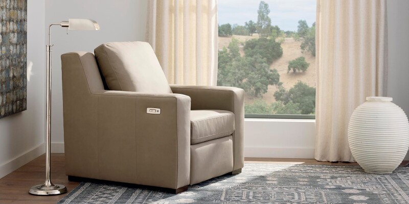 Somers Leather Track Arm Power Zero Gravity Wall Recliner 290012ML722738SUPPORT
