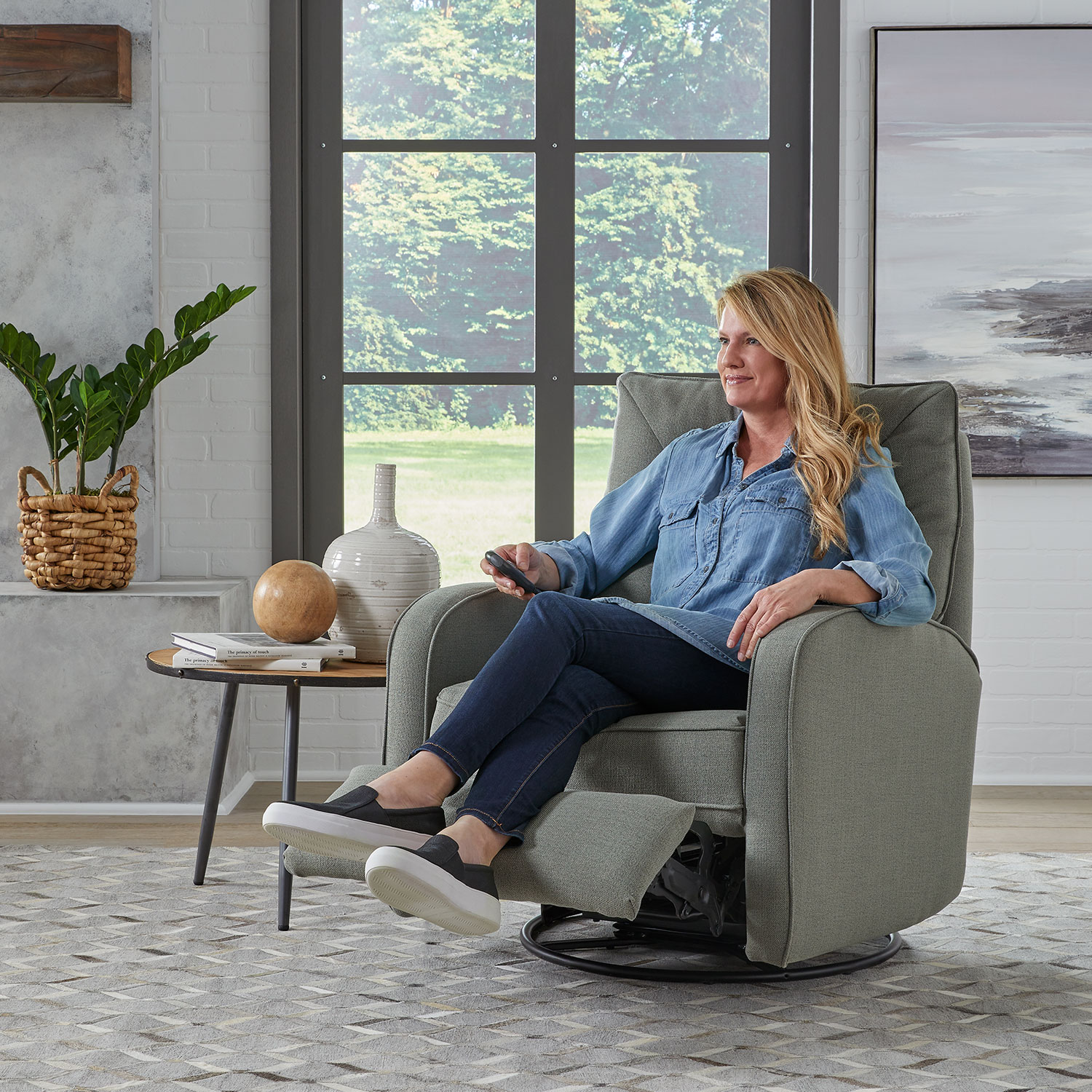 Ingall - Petite, Traditional Recliner - 2A04 2A04