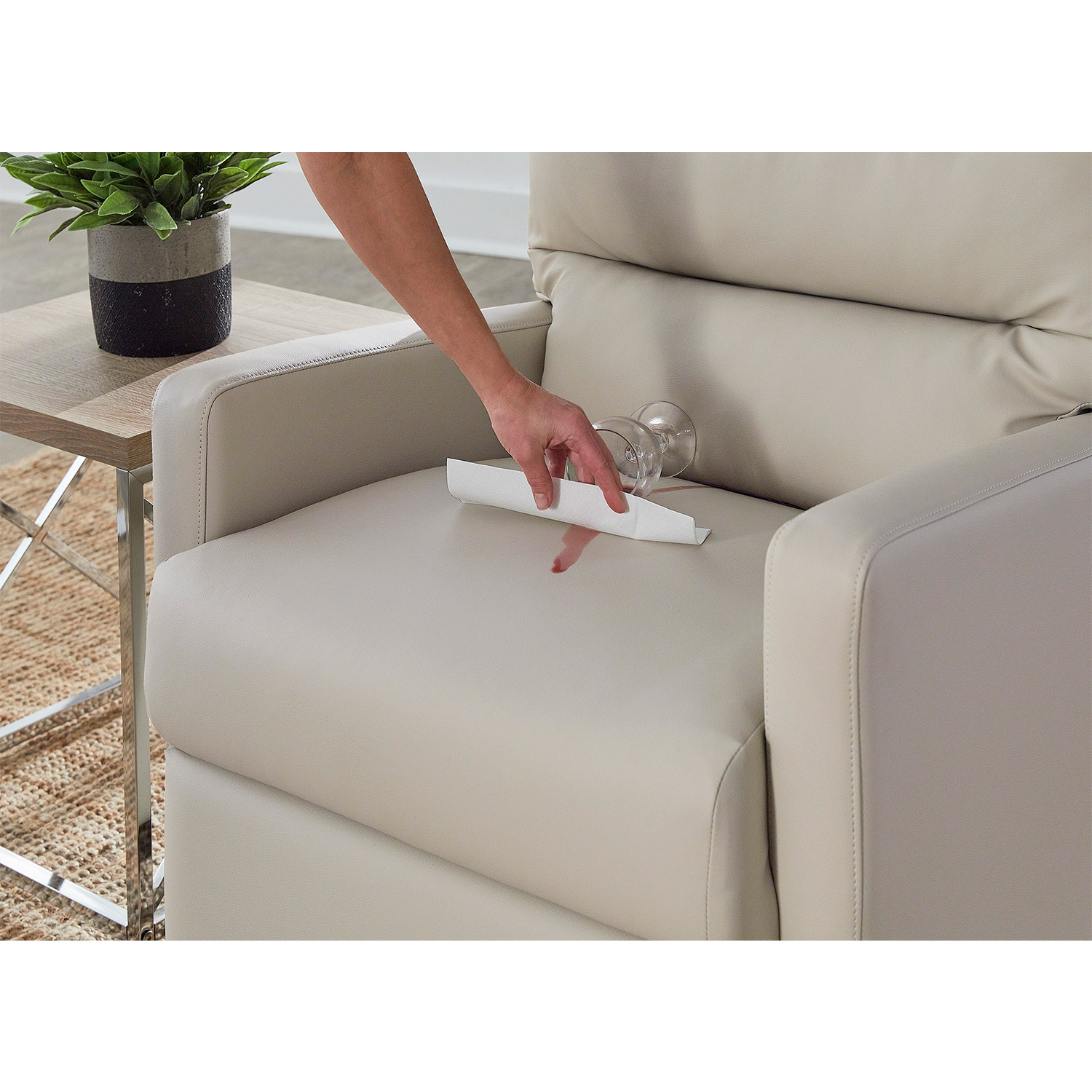 Davida - Petite-sized Lift Recliner Featuring Infinite Positions Including Zero Gravity - 2AZ53 2AZ53