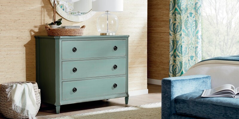 Trafford Accent Chest 2F04G254
