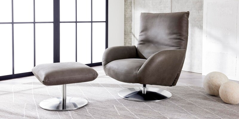 Ranlo Leather Swivel Arm Chair 300005G