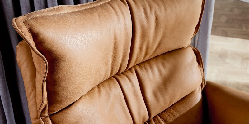 Dunn Leather Swivel Arm Chair 300205T