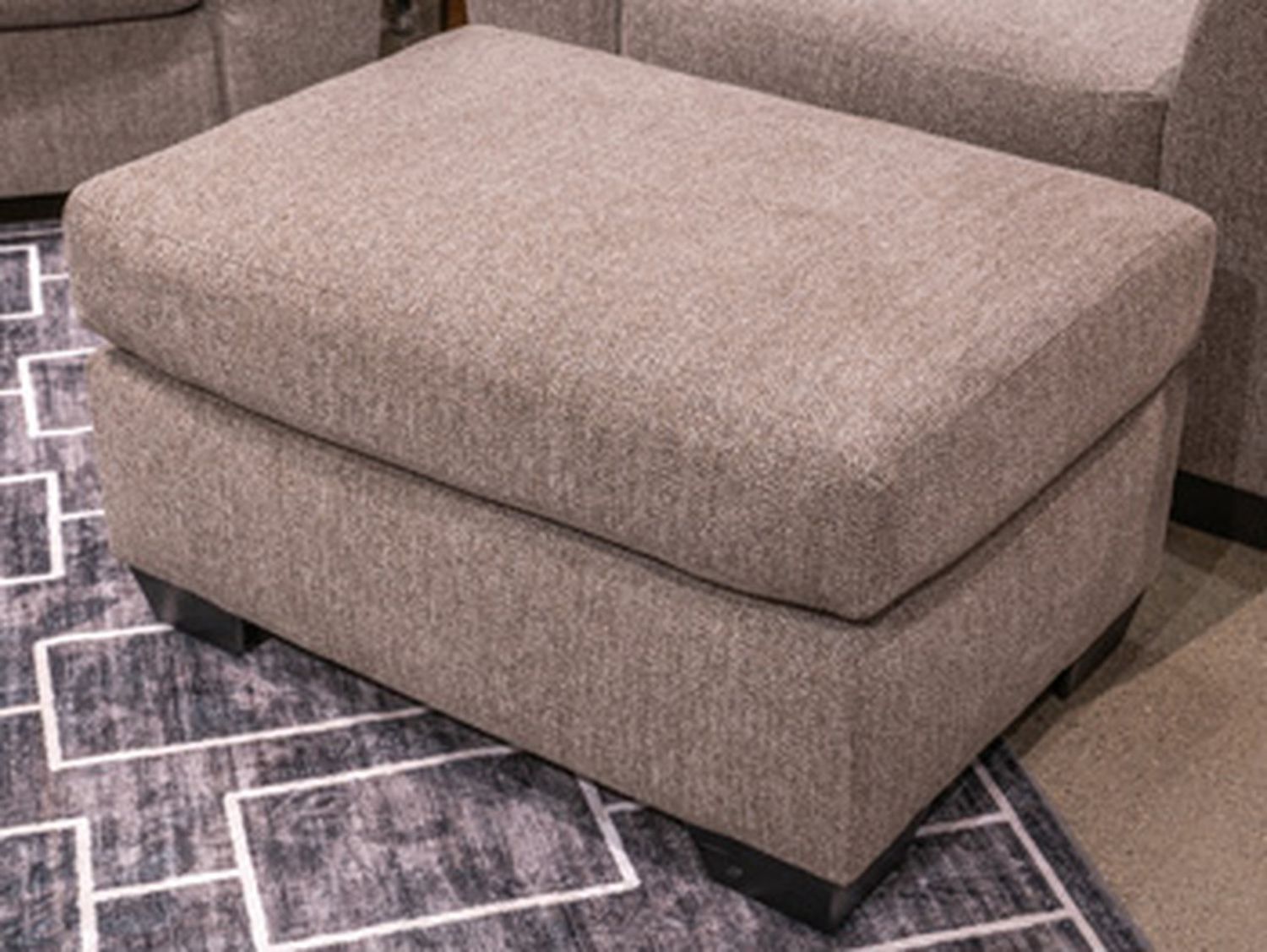 Triston-Peaks Ottoman In Suede 3020414
