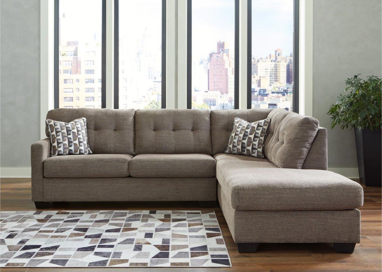 Mahoney 2-Piece RAF Sectional with Chaise In Chocolate 31005S2