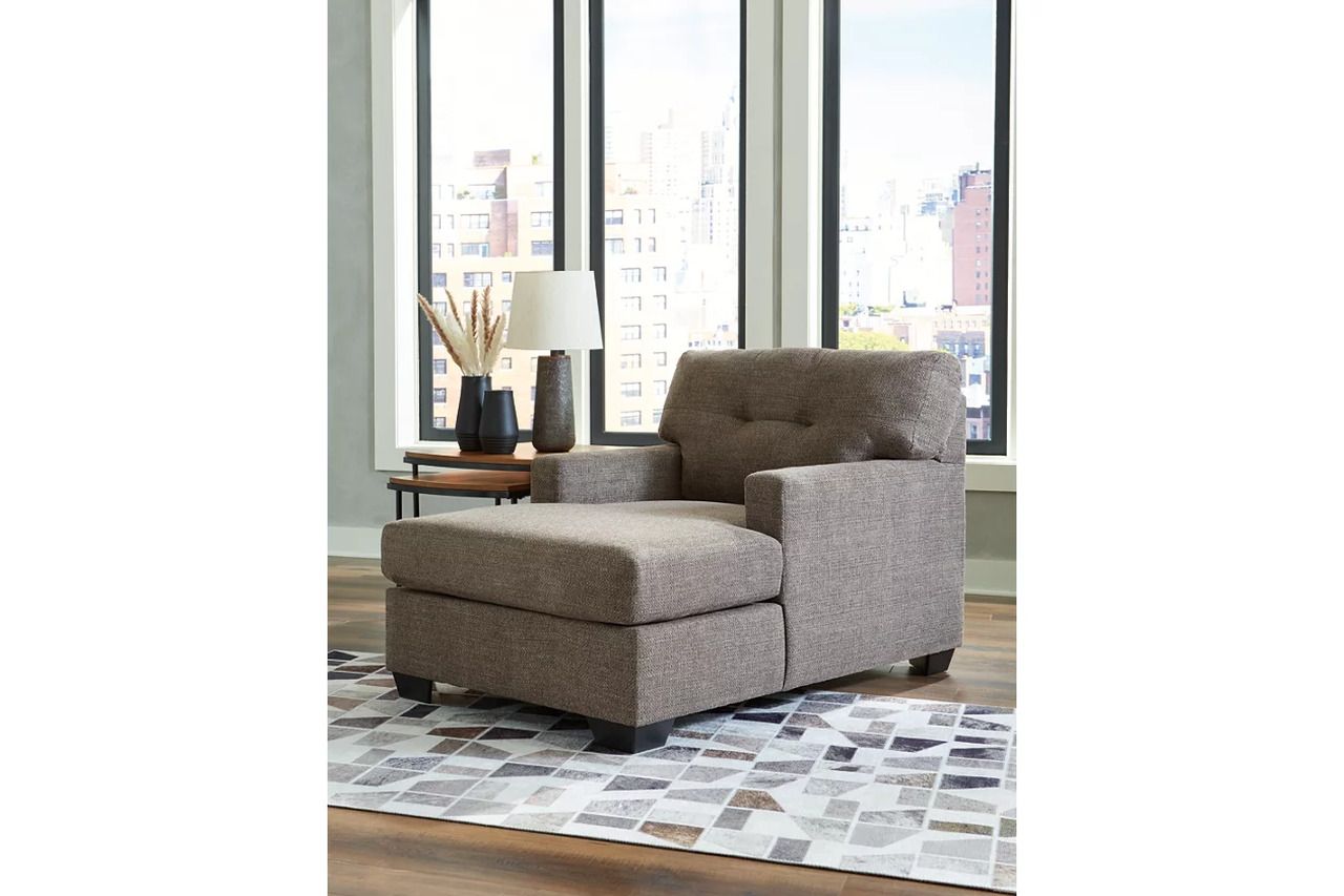 Mahoney Living Room Set In Chocolate 31005U1