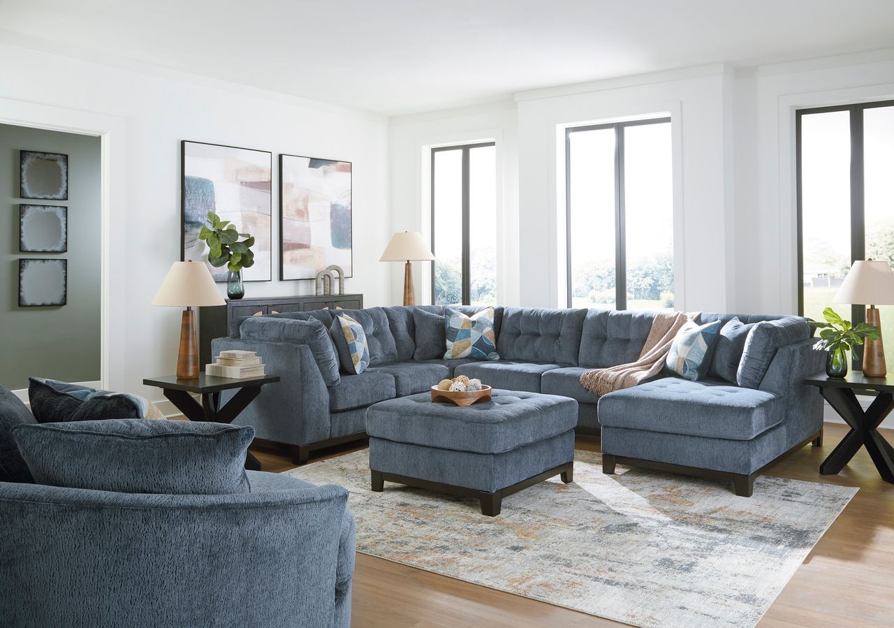 Maxon Place Sofa In Navy 3300338