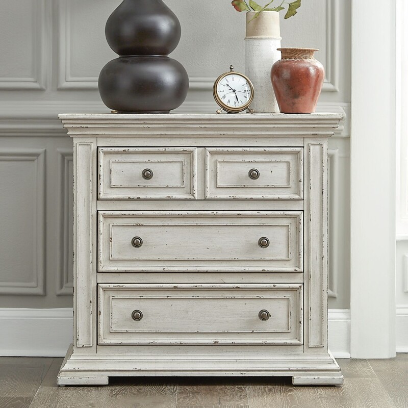 Big Valley Bedside Chest w/ Charging Station 361WBR62