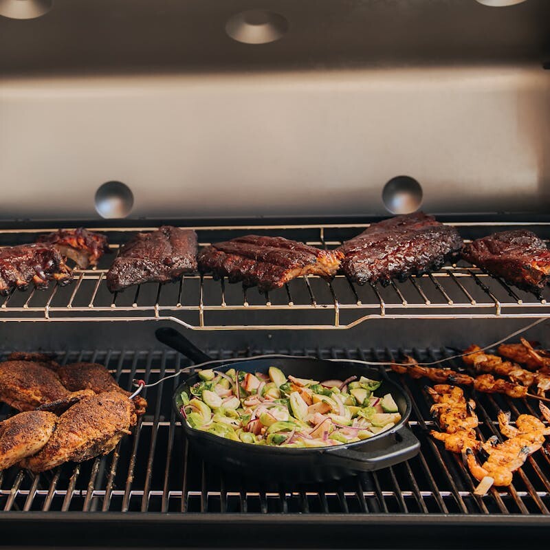 Genesis S-435 Gas Grill (Liquid Propane) view 8