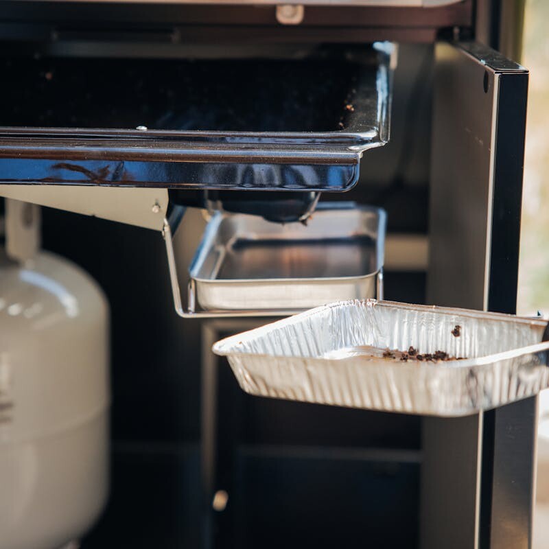 Genesis E-435 Gas Grill (Liquid Propane) view 7