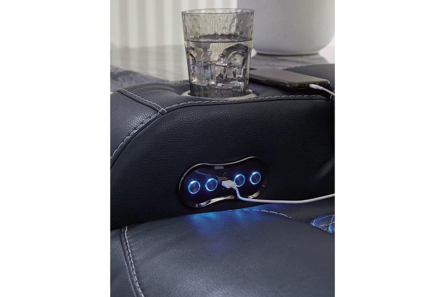 Fyne-Dyme Power Reclining Loveseat with Console In Sapphire 3660318