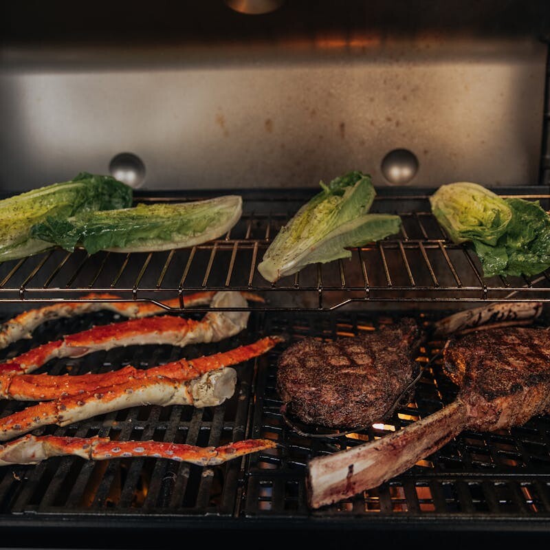 Genesis E-335 Gas Grill (Natural Gas) 37410001, product image 3 of 9