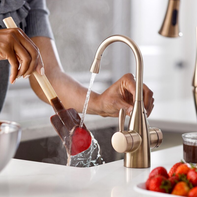 Showroom Collection Transitional 1010 Instant Hot and Cold Faucet - Matte Black, FHC1010MBLK 45386YISE