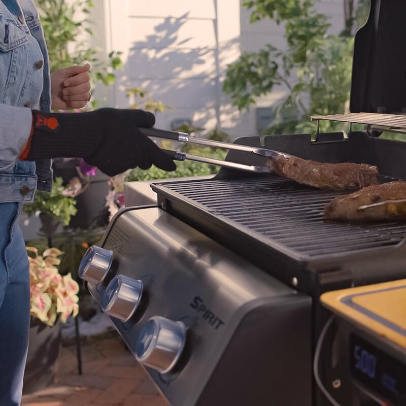 Spirit SX-315 Smart Grill (Liquid Propane) view 4