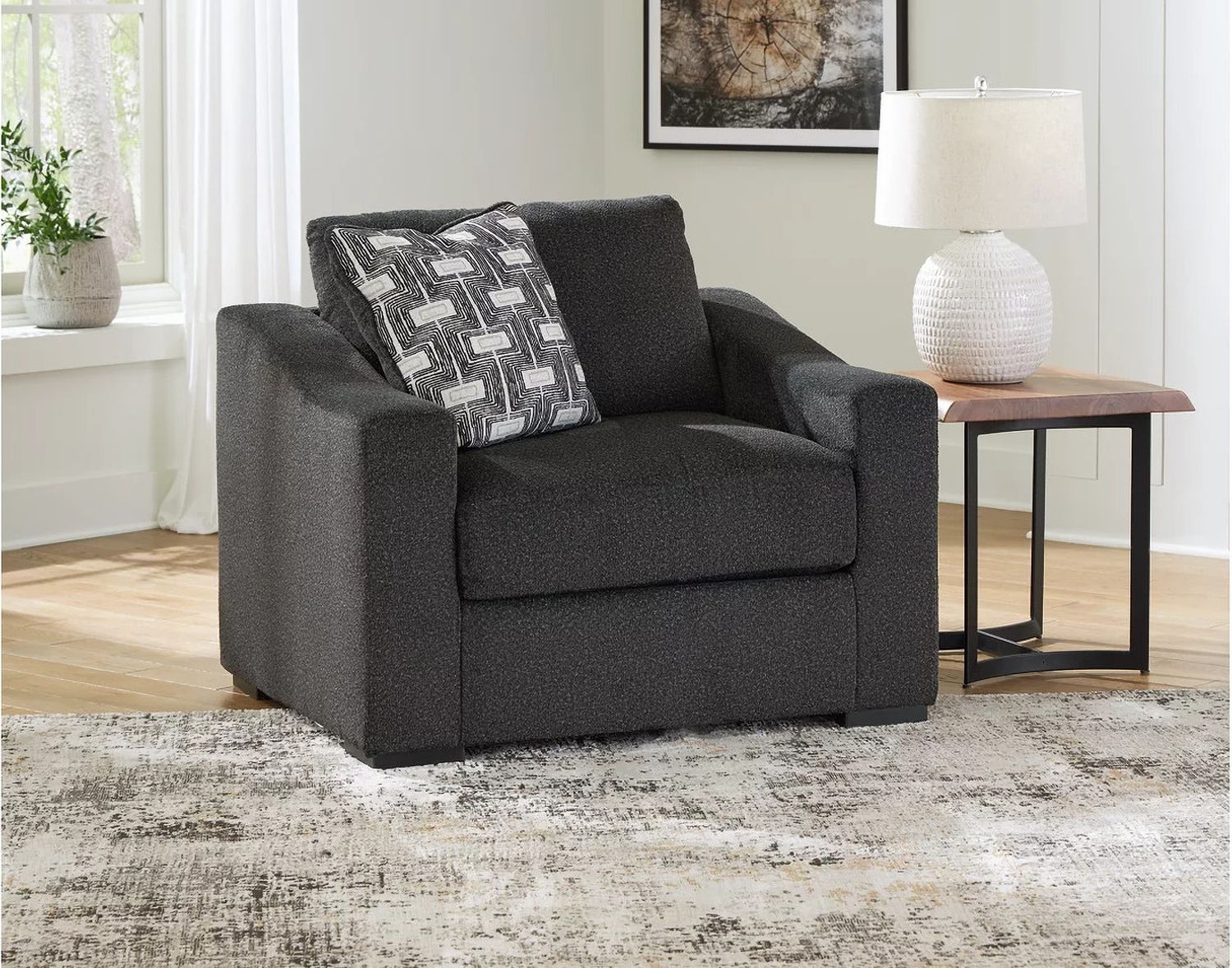 Wryenlynn Oversized Chair In Onyx 4940523