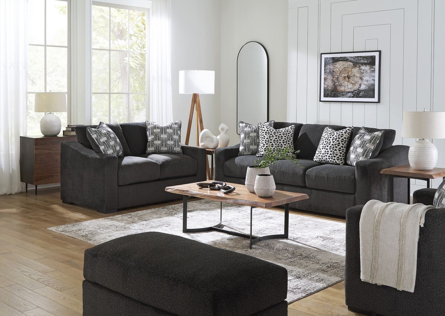 Wryenlynn Oversized Chair In Onyx 4940523