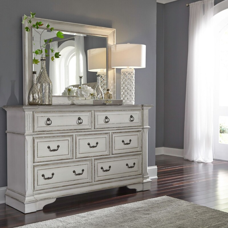 Abbey Park Dresser & Mirror 520BRDM