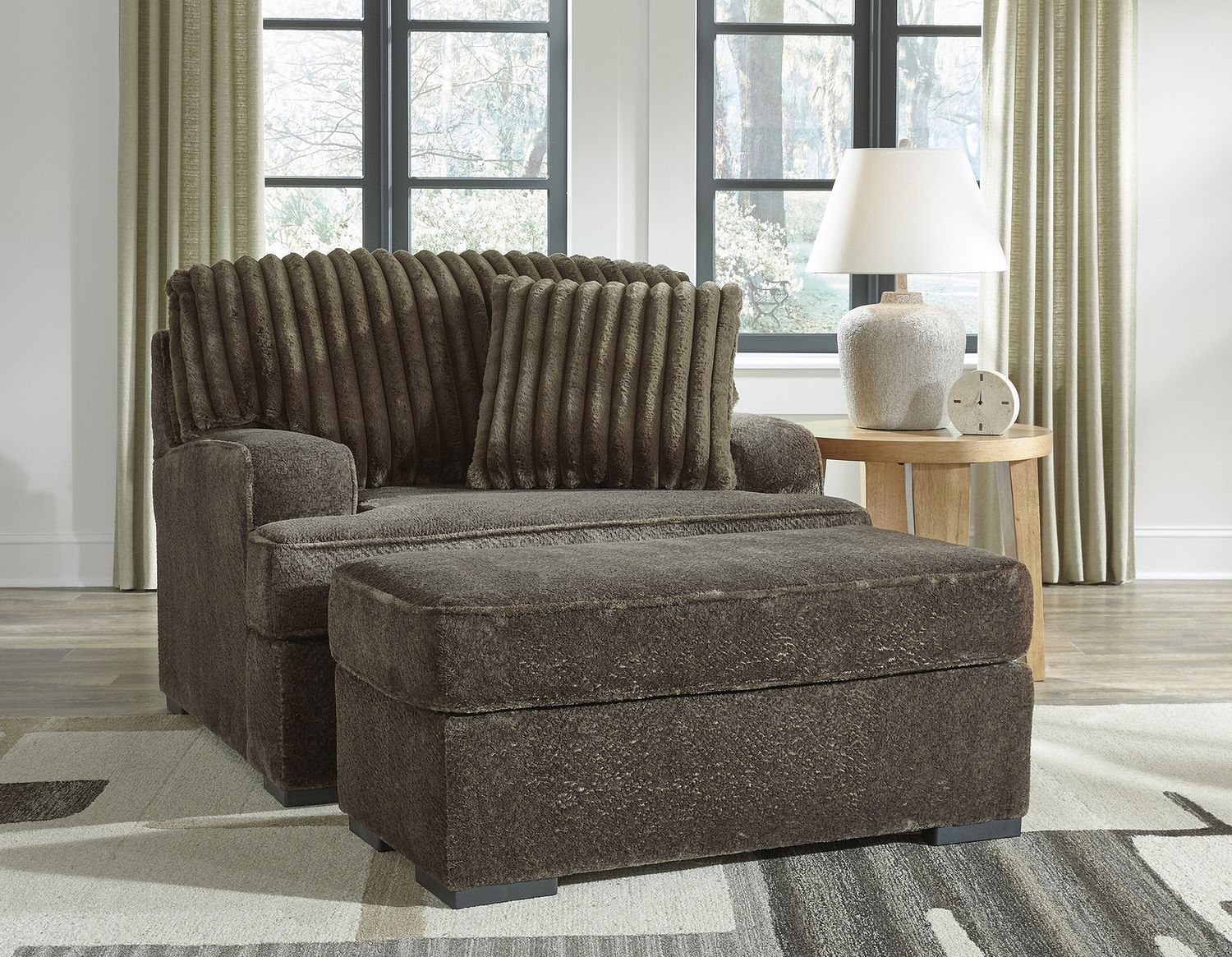 Aylesworth Oversized Chair In Chocolate 5370223