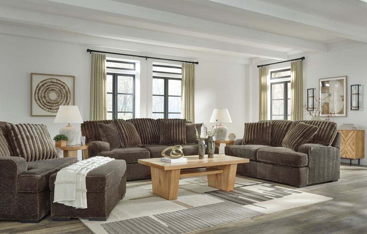 Aylesworth Sofa In Chocolate 5370238