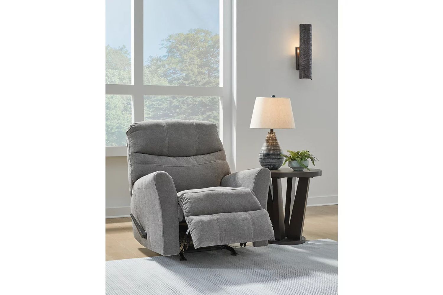 Marleton 2-Piece Sectional and Ottoman In Gray 55305U1