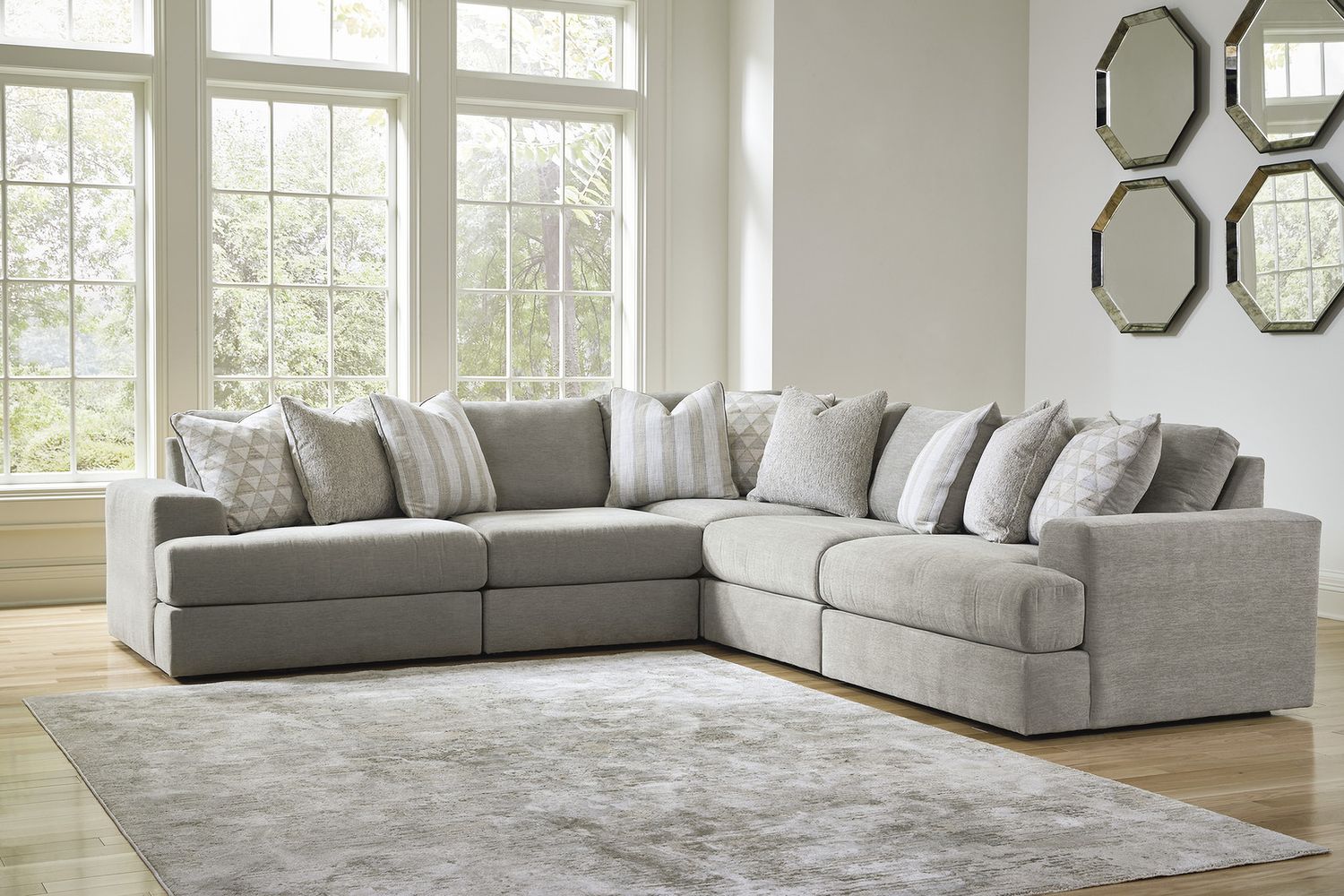 Avaliyah 5-Piece Sectional In Ash 58103S6
