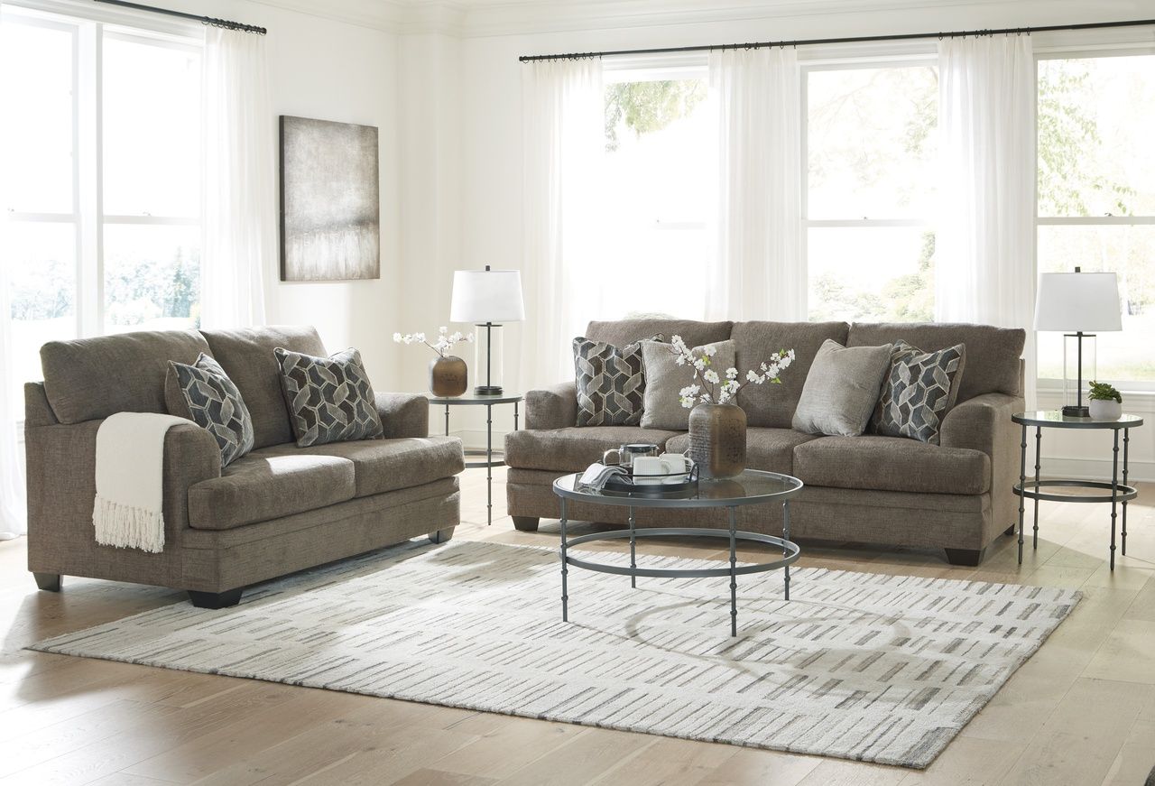 Stonemeade Loveseat In Nutmeg 5950535