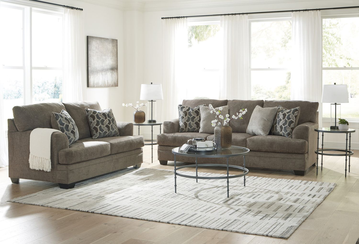 Stonemeade Sofa In Nutmeg 5950538