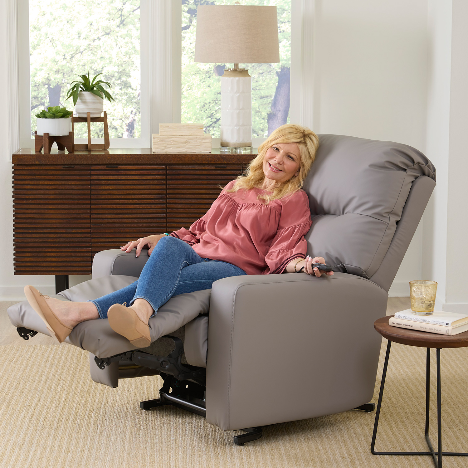 Kenley - Medium-sized, Power Lift Recliner - 5N11 5N11