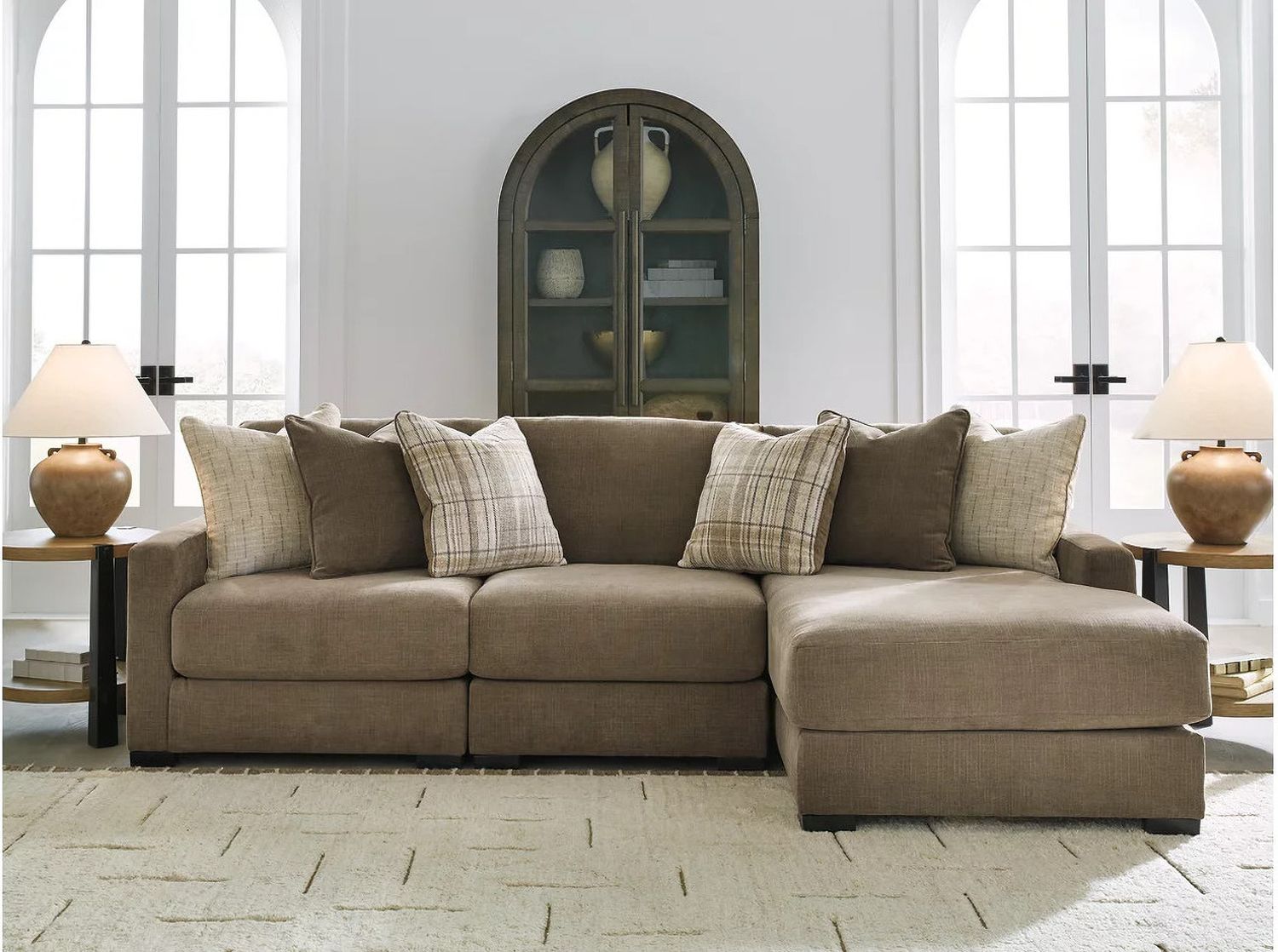 Camellia-Court 3-Piece Sectional with RAF Chaise In Coffee 68207S6