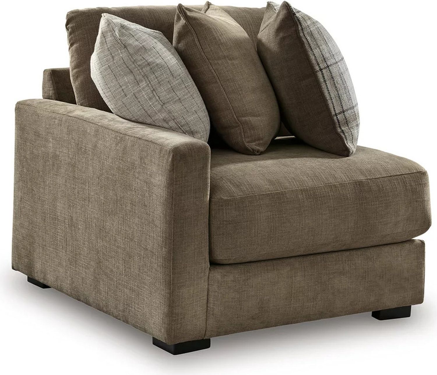 Camellia-Court 3-Piece Sectional with RAF Chaise In Coffee 68207S6
