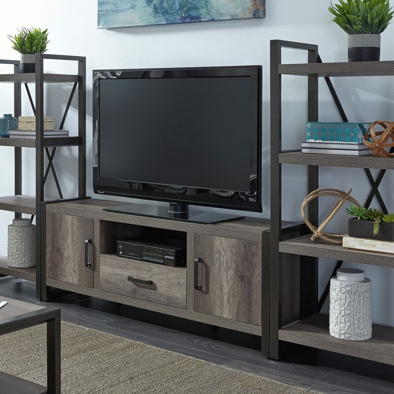 Tanners Creek Entertainment Center w Piers 686ENTWECP