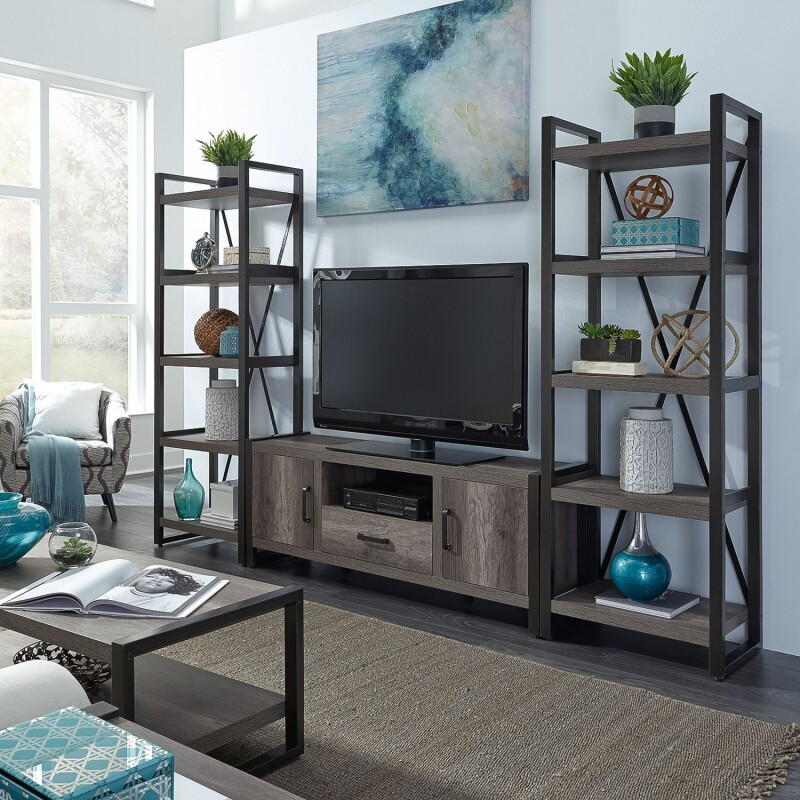 Tanners Creek Opt Entertainment Center w Piers 686ENTWOEC