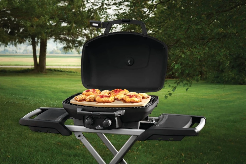 TravelQ™ Pizza Stone for Portable Barbecues 70083