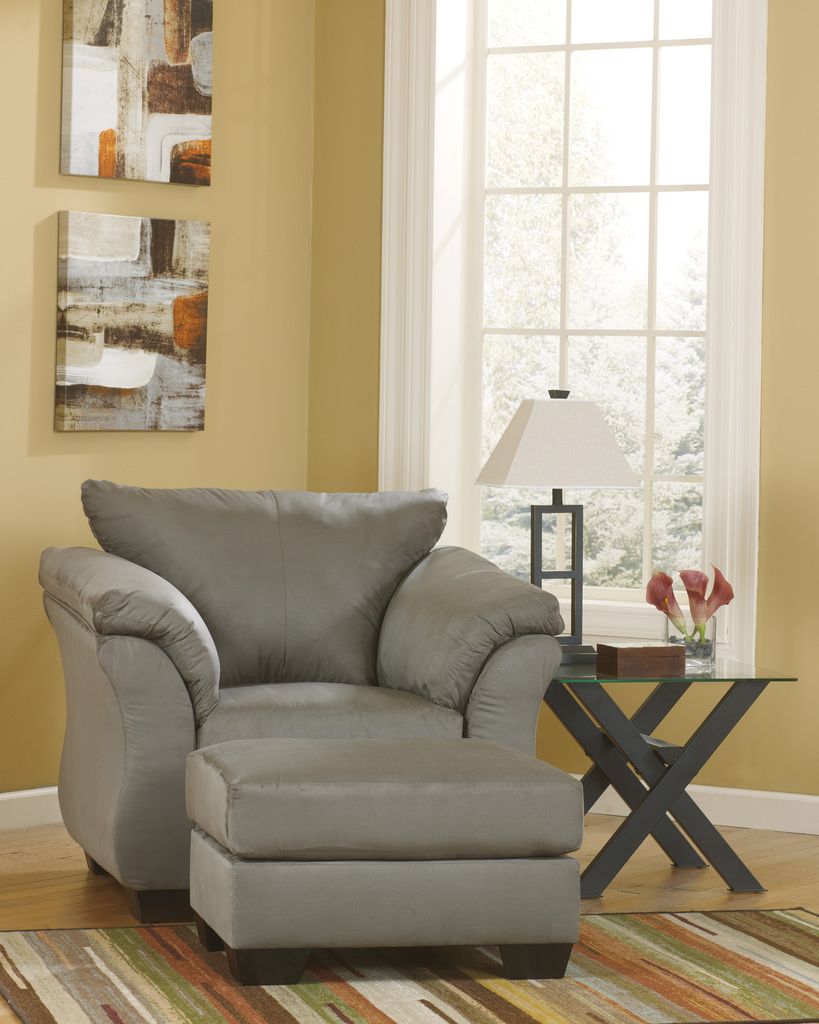 Darcy Chair In Cobblestone 7500520