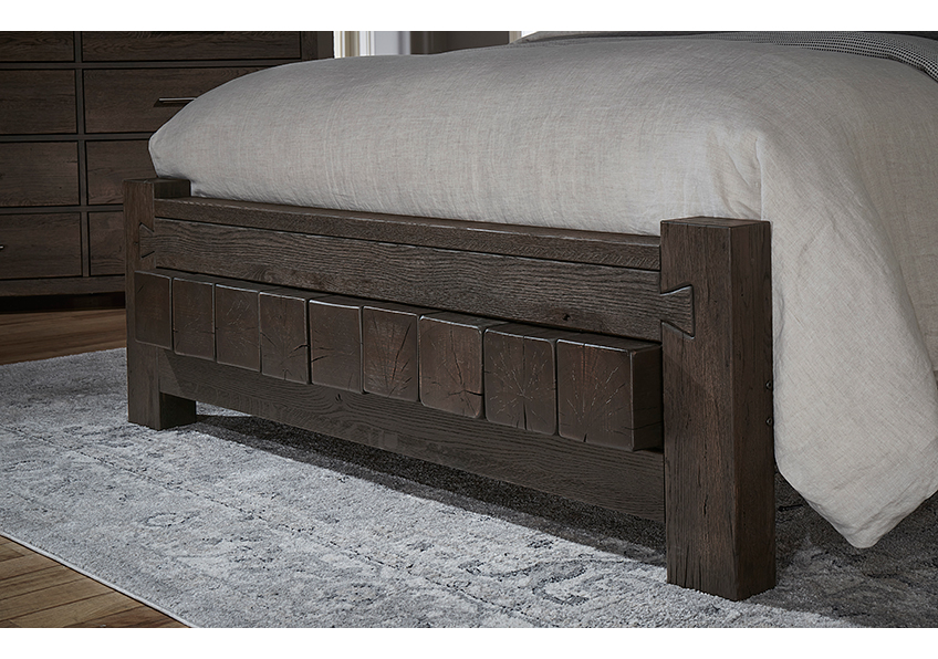 Dovetail Poster Bed With 6x6 Fb in Queen - 750-558-155-922 750558155922