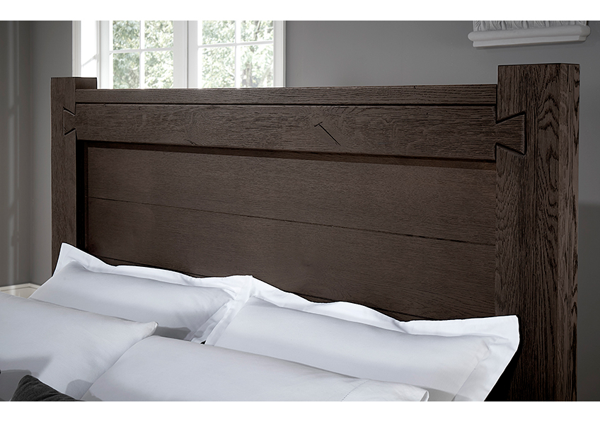Dovetail Poster Bed With Poster Fb in Queen - 750-558-855-922 750558855922