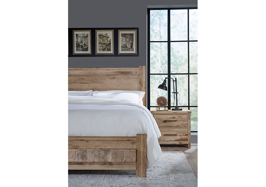 Dovetail Poster Bed With 6x6 Fb in Queen - 754-558-155-922 754558155922