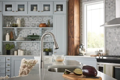 Arbor MotionSense Wave One-Handle Pulldown Touchless Kitchen Faucet 7594EWORB