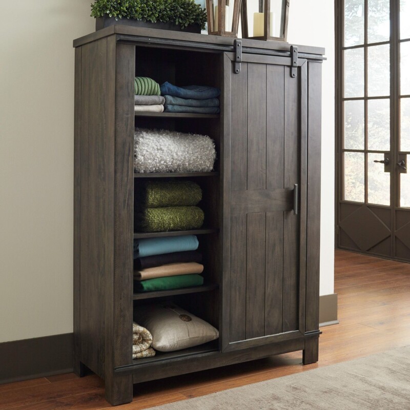 Thornwood Hills Sliding Door Chest 759BR42