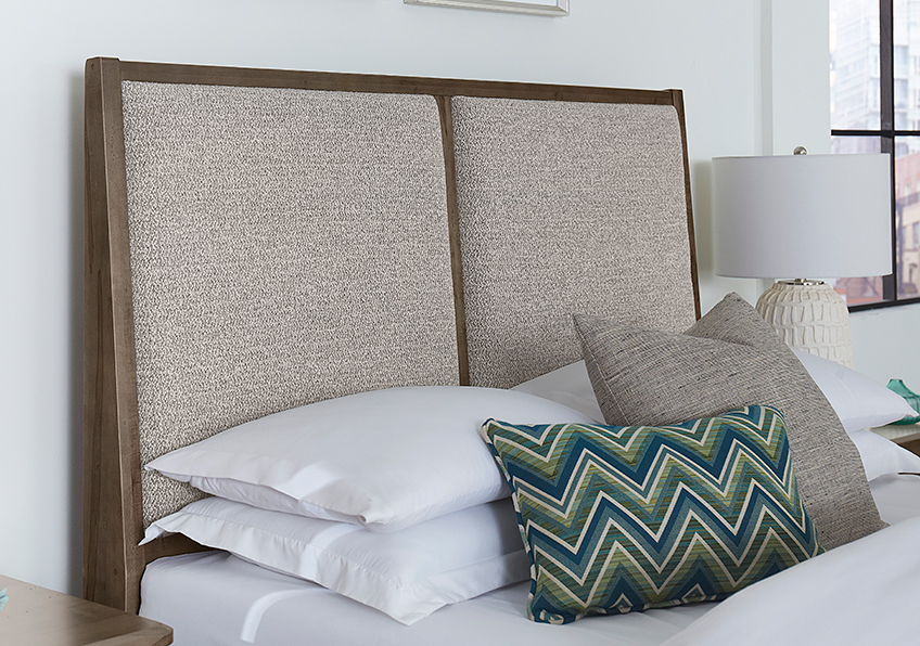 Woodbridge Upholstered Bed-grey in Queen - 820-551-155-052-922 820551155052922