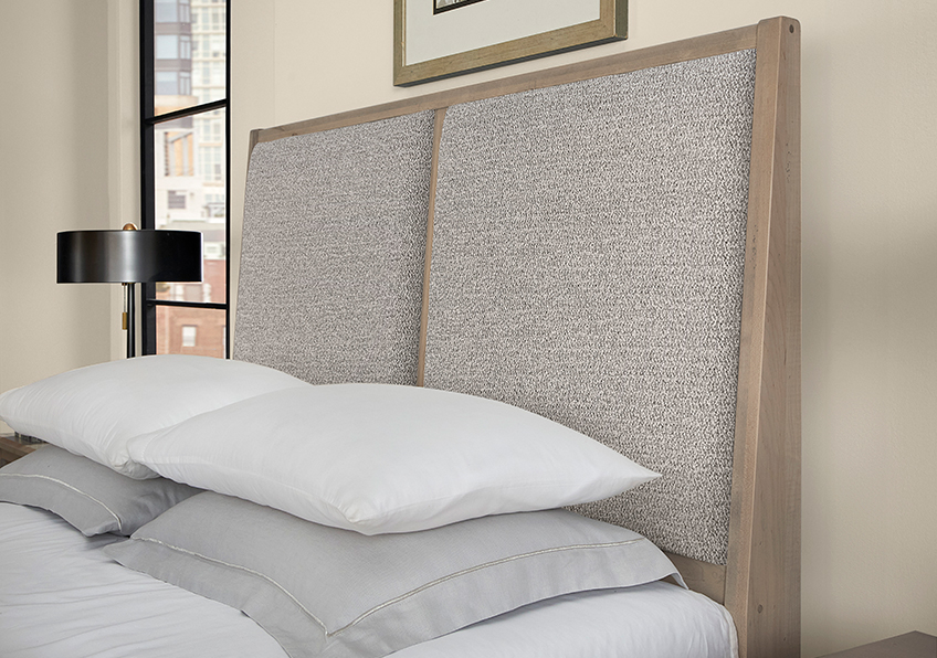 Woodbridge Upholstered Bed With Storage -grey in Queen - 821-551-052-050B-502-555 821551052050B502555