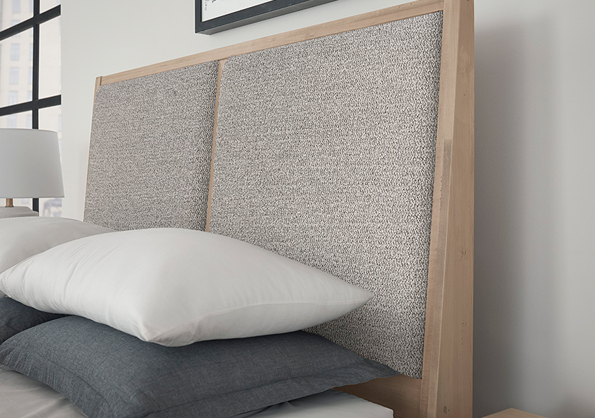 Woodbridge Upholstered Bed-grey in Queen - 822-551-155-052-922 822551155052922
