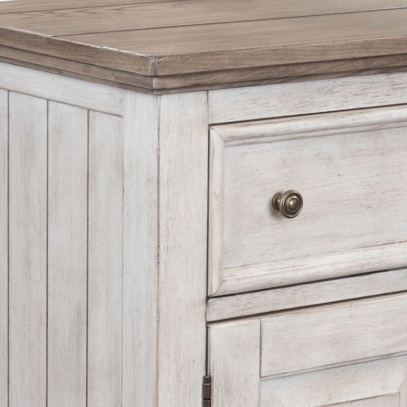 Heartland 2 Door 6 Drawer Chesser 824BR32