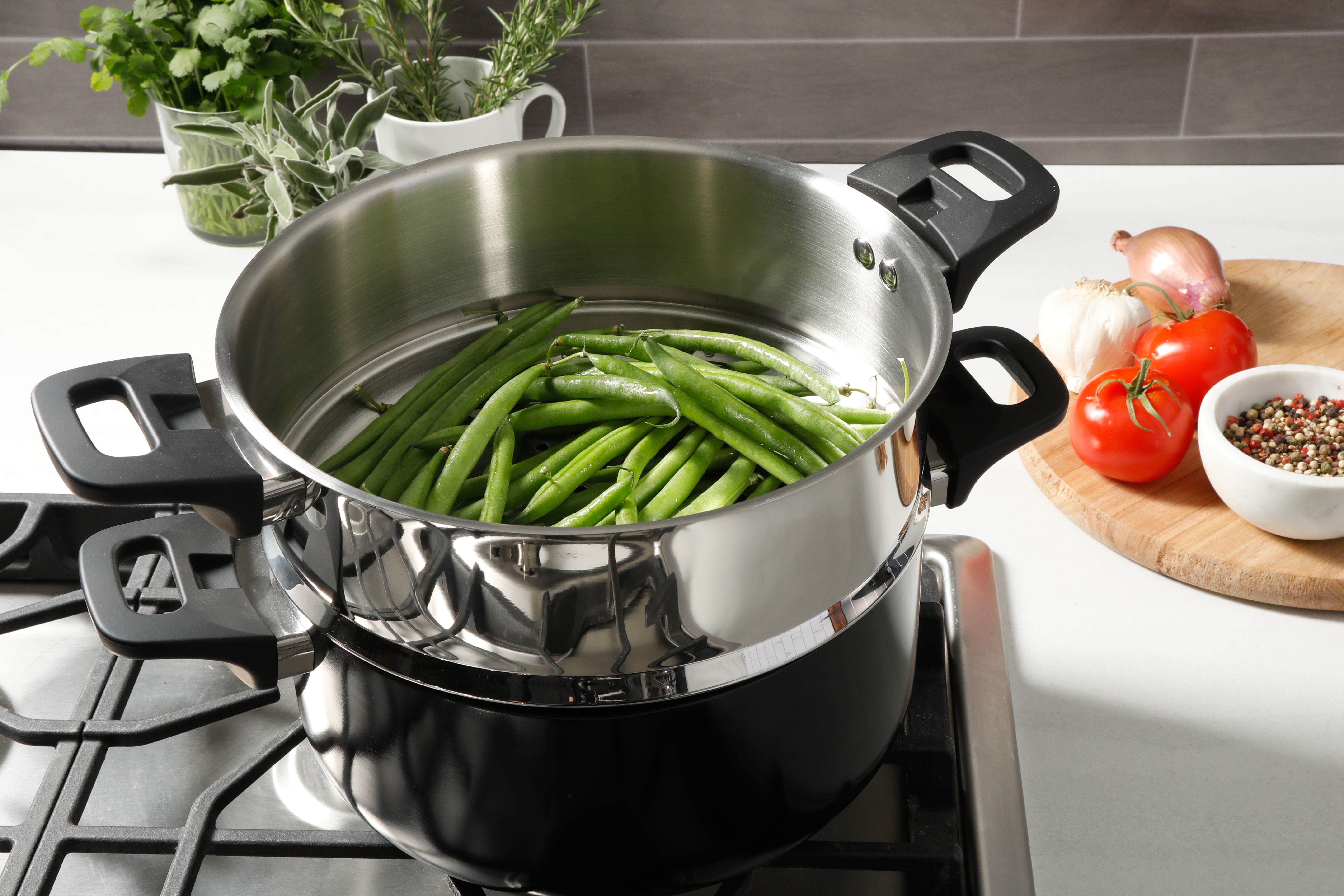 Grayson Stackable Nonstick Aluminum Cookware Set, 9-piece, Soft Touch Bakelite Handle, Black 8291209