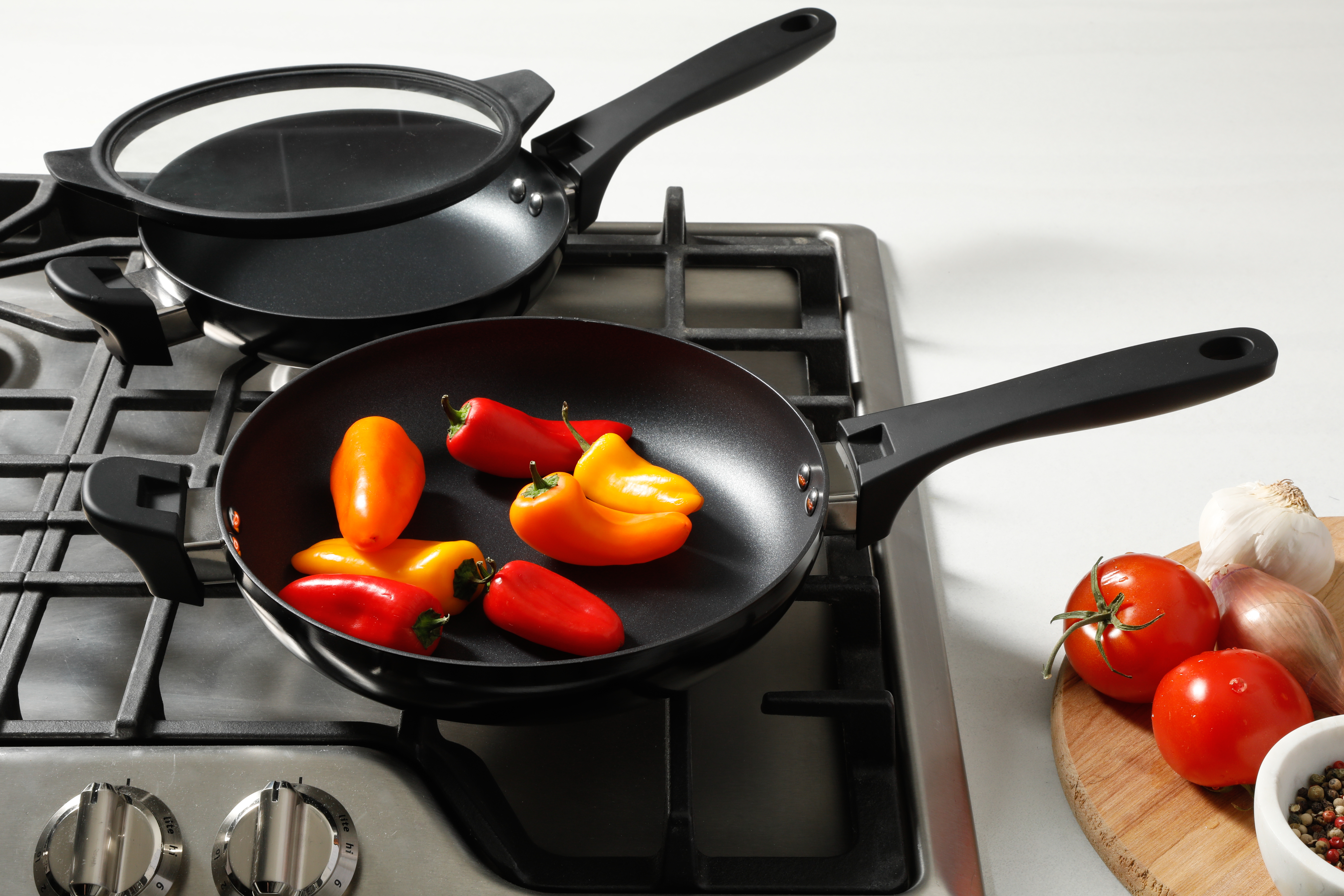 Grayson Stackable Nonstick Aluminum Cookware Set, 9-piece, Soft Touch Bakelite Handle, Black 8291209
