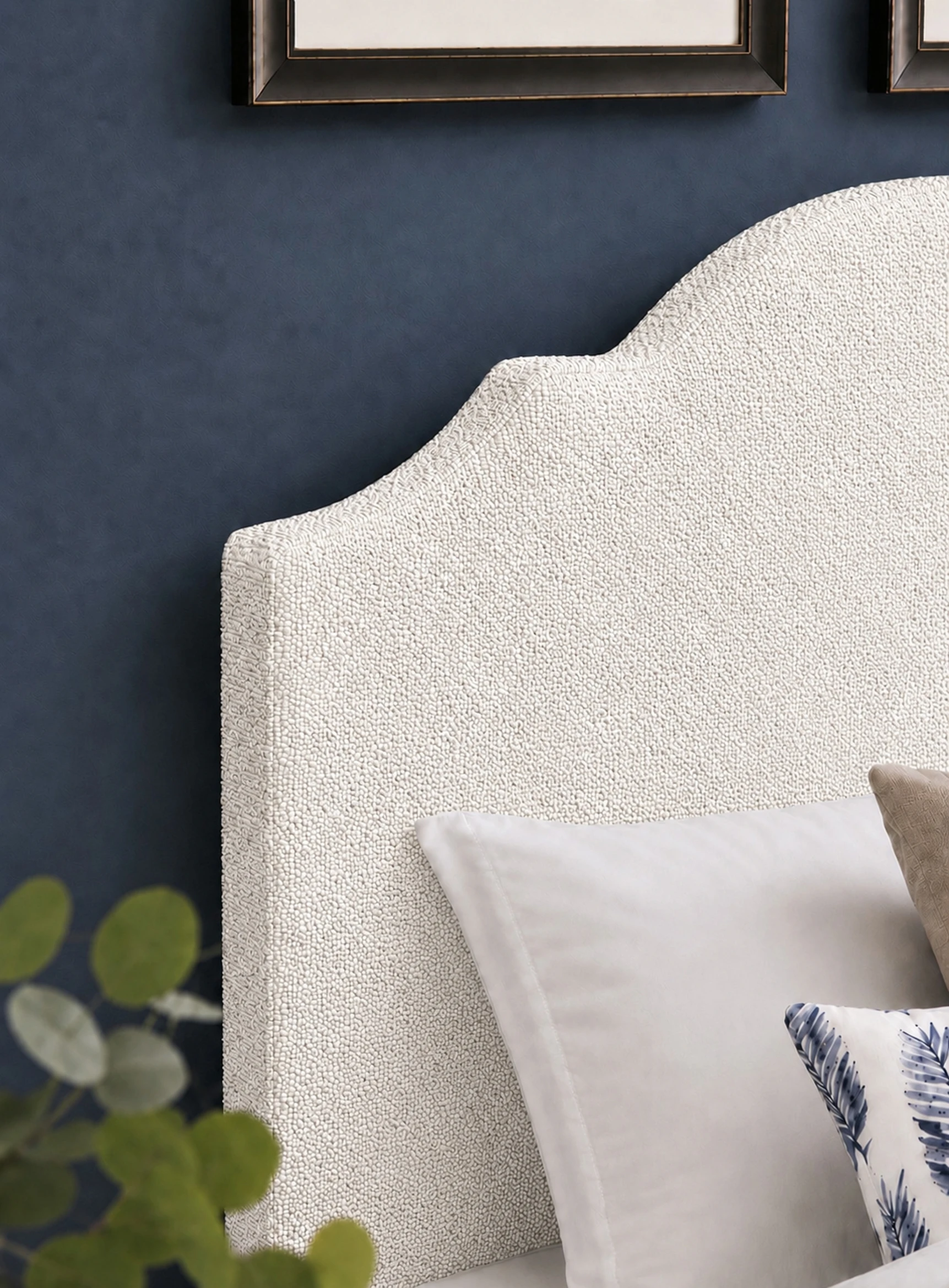 White Boucle' Uph Hdbd 3/3 835331W
